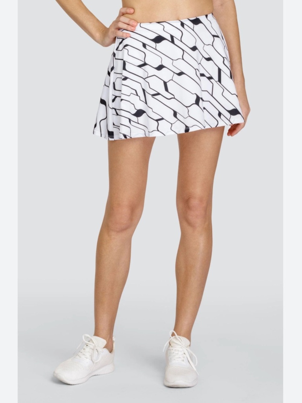 Tail White and Black Geometric Tennis Skort Size M